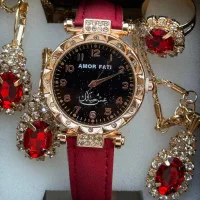 Amor Fati – Qizil Soat va Zargarlik To‘plami rasmi