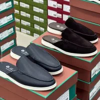 Aura oyoq kiyim rasmi