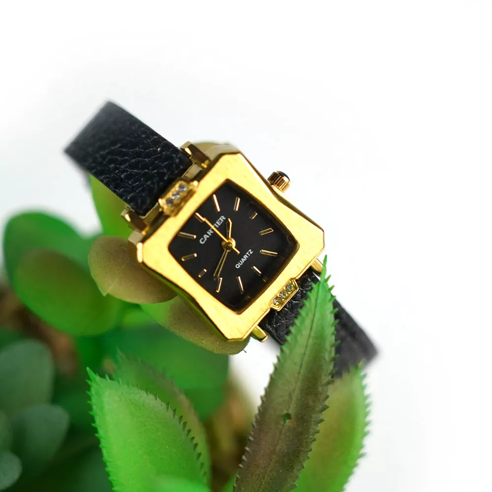 'Ayollar uchun nafis hashamatli Cartier soat!' rasmi