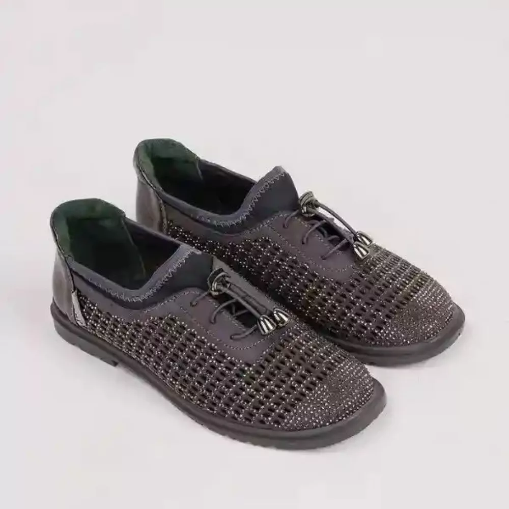 'Ayollar uchun yangi zamonaviy oyoq kiyim' rasmi