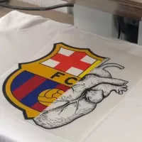 BARSALONA MUHLISLARI UCHUN MAXSUS FUTBOLKA rasmi