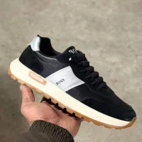 Boss-qora: Zamonaviy va Qulay Erkaklar Krossovkasi rasmi