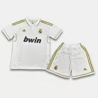 Forma Real Madrid retro Bwin oq – Klub tarixining unutilmas qismi rasmi
