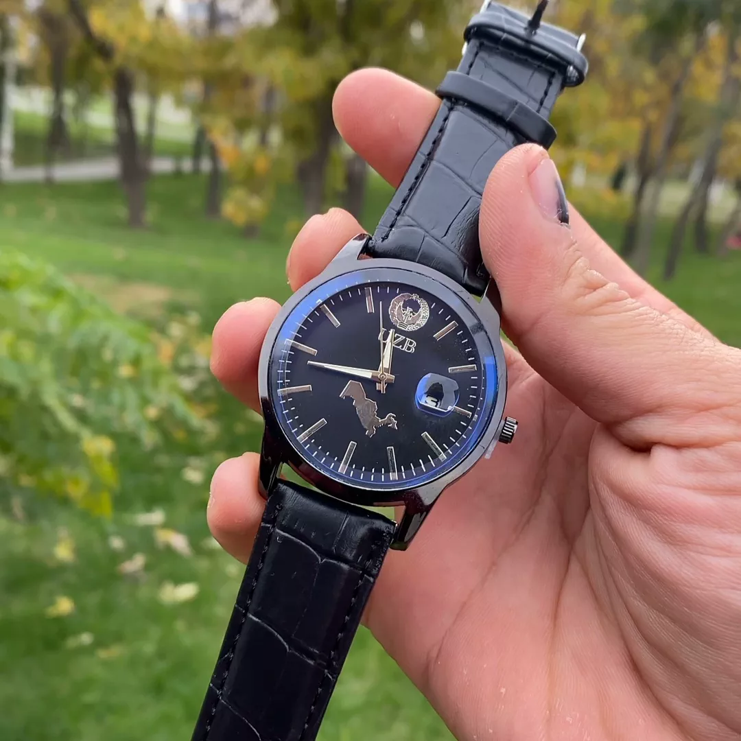 'Gerbuzbsoat: Uyingizga milliy ruh bag'ishlovchi nafis devor soati' rasmi