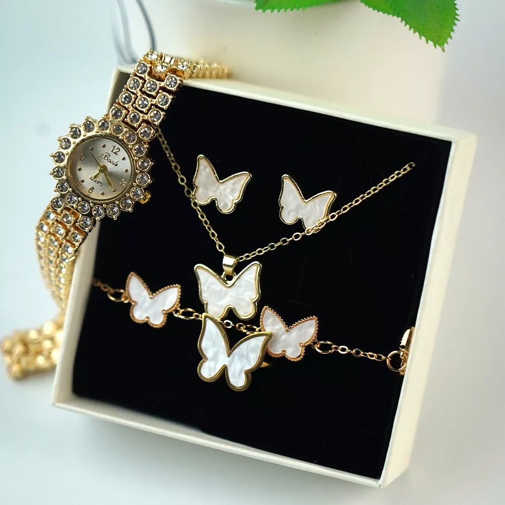 'Kapalak To‘plami Taqinchog‘i: Ayollar Uchun Naqshinkor Va Hashamatli Zargarlik To'plami' rasmi