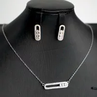 Luna-toplam-kumush taqinchoq to'plami rasmi