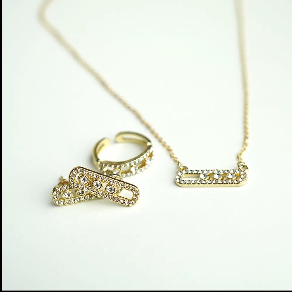 'Luna-toplam-tilla: Nafislik va Hashamning Yangi Timsoli' rasmi