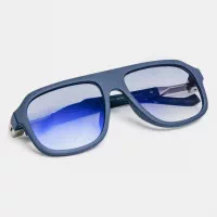 Marc Jacobs: Beqiyos Stil va Ishonchli Himoya rasmi