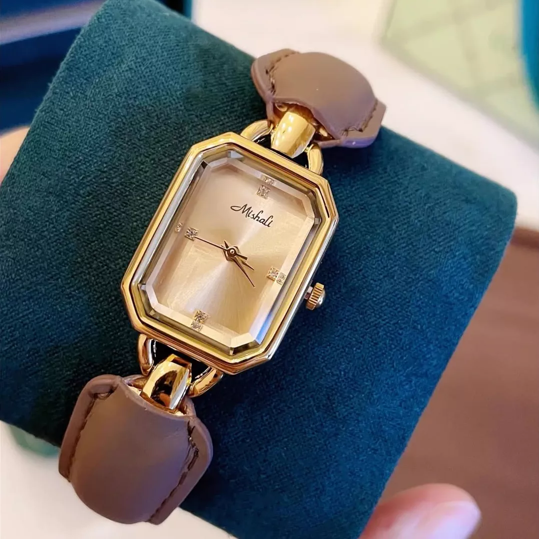 'Nafis va Zamonaviy Ayollar Soati' rasmi