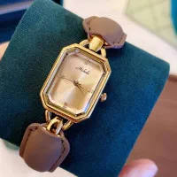 Nafis va Zamonaviy Ayollar Soati rasmi