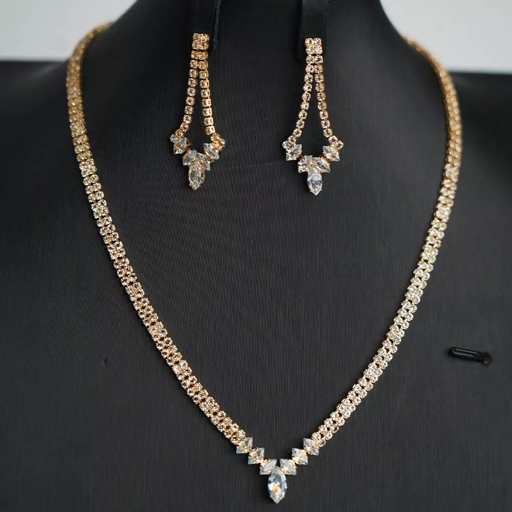 'Olmos-sepochka: Har bir ayol uchun nafislik va joziba timsoli' rasmi