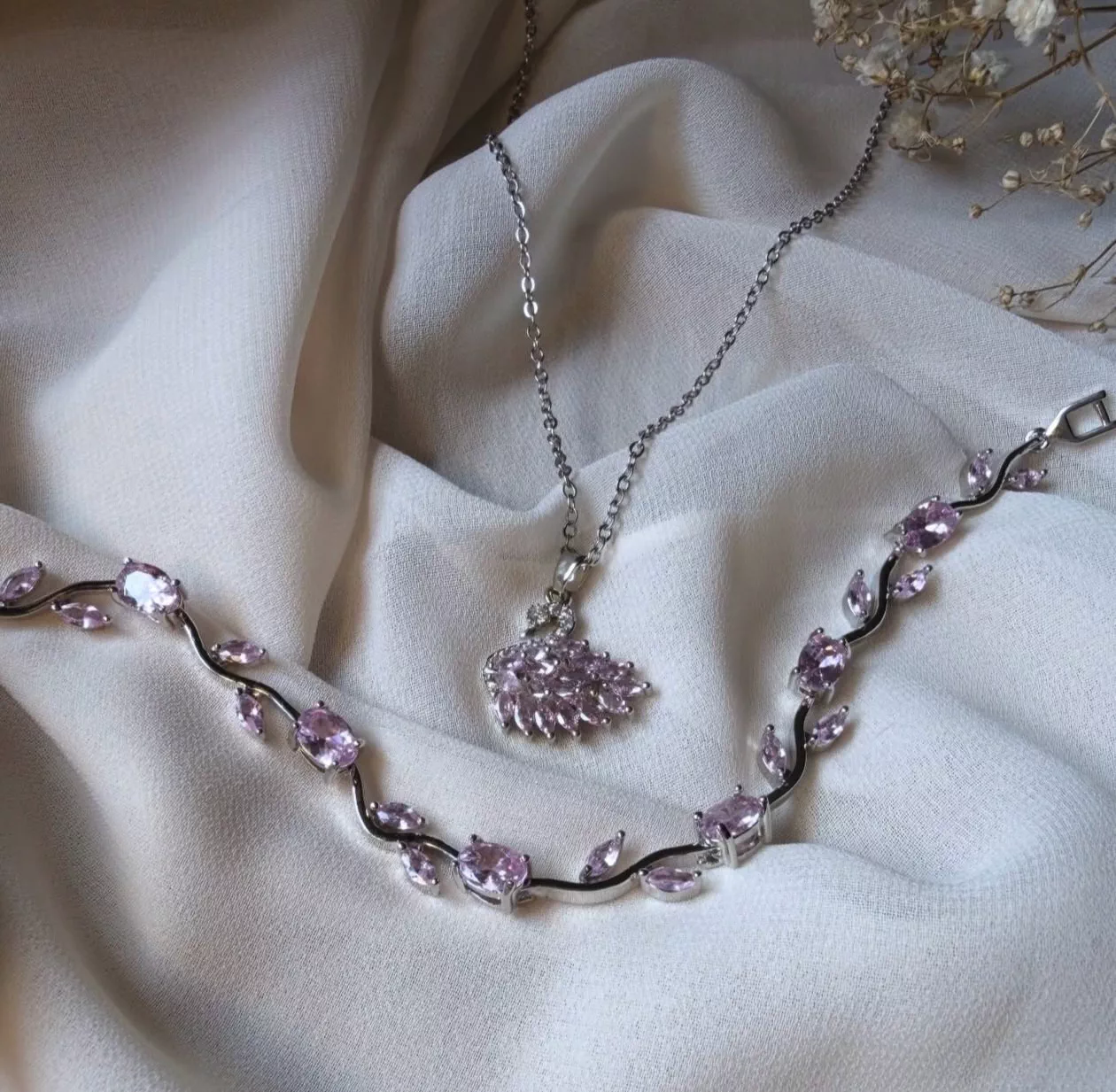 'Oqqush va Lola To‘plami ✨' rasmi