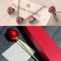 Pandora Sovg'a qutisi bilan! rasmi