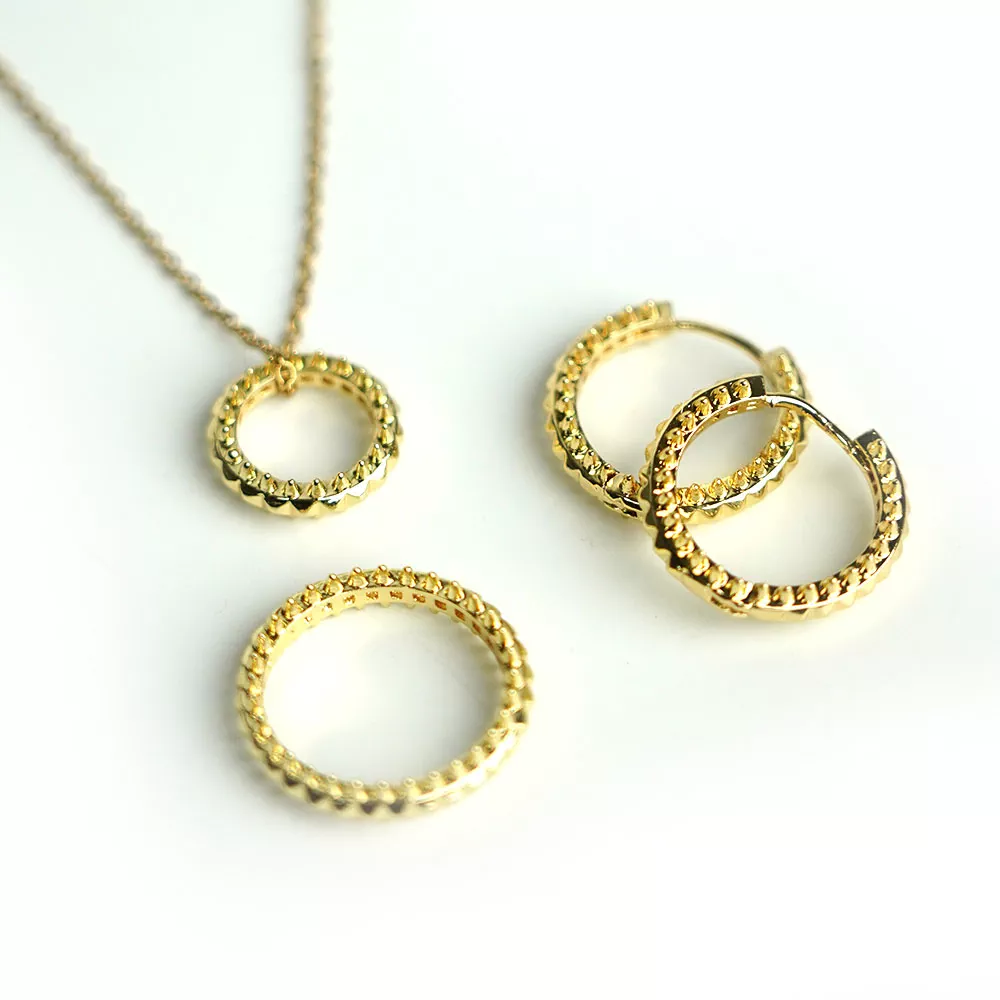 'Premium Banklif 3 taqinchoqlar to‘plami: Go‘zallik va Bardavomiylik uyg‘unligi!' rasmi