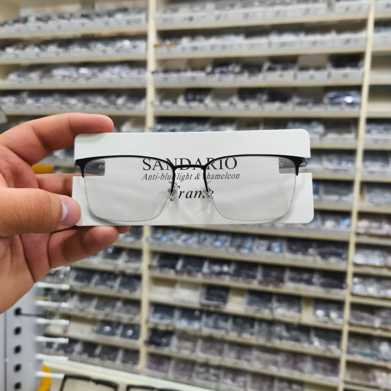 'Sandario Xameleon – Ko‘zlaringiz uchun zamonaviy himoya' rasmi