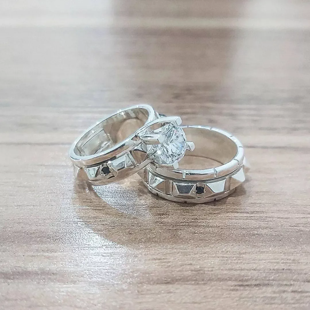 'Tasbehli Juftlik Uzugi: Sevgini Mustahkamlovchi Ramz 💍✨' rasmi