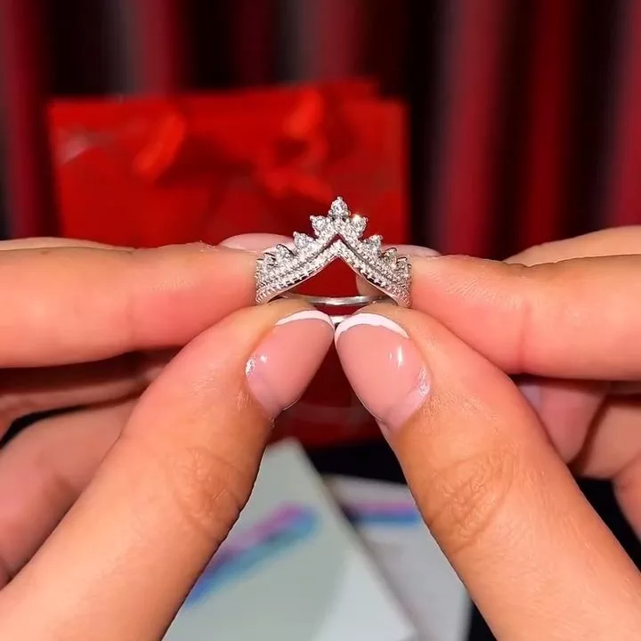 'Tojsimon Uzuk - Futlar Qutisi Bilan' rasmi