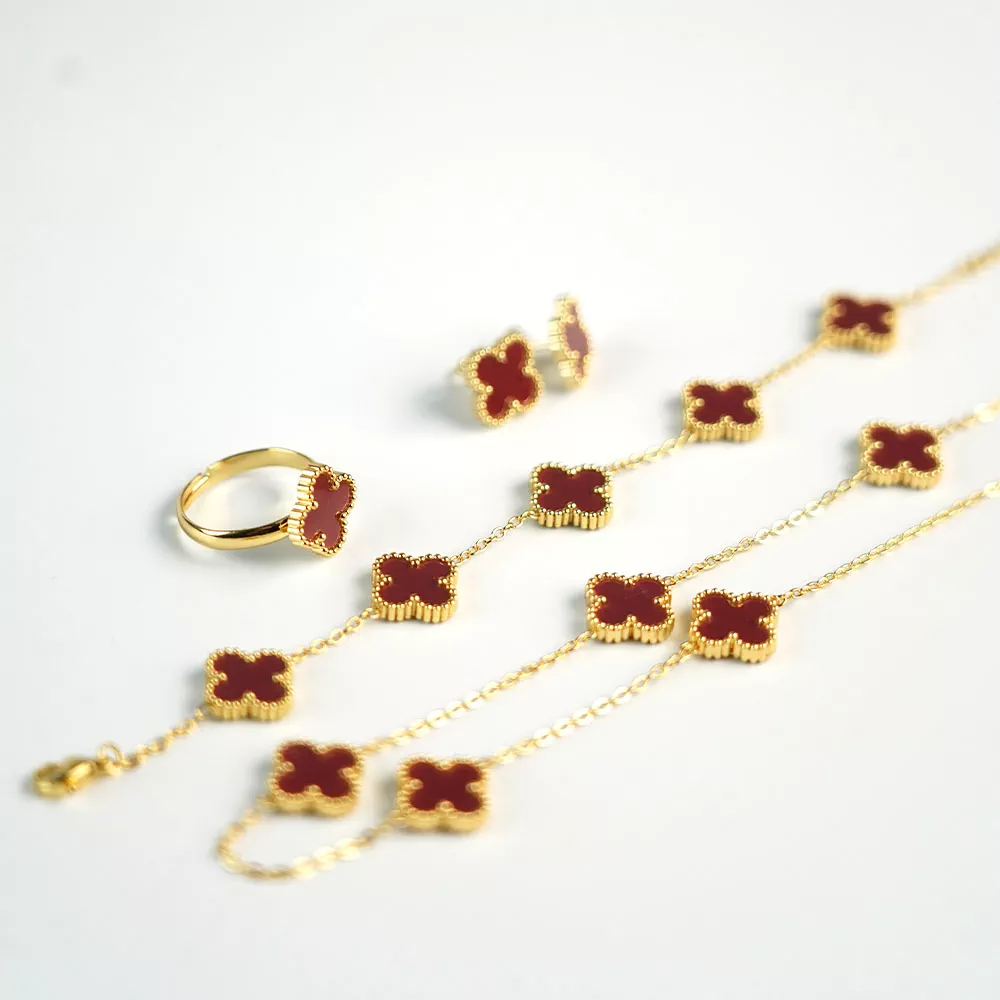 'Yangi Zargarlik Koleksiyasi!!' rasmi