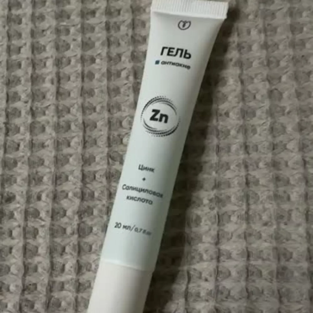'Zn Gel: Akne va Dog'larga Qarshi Samarali Yechim' rasmi